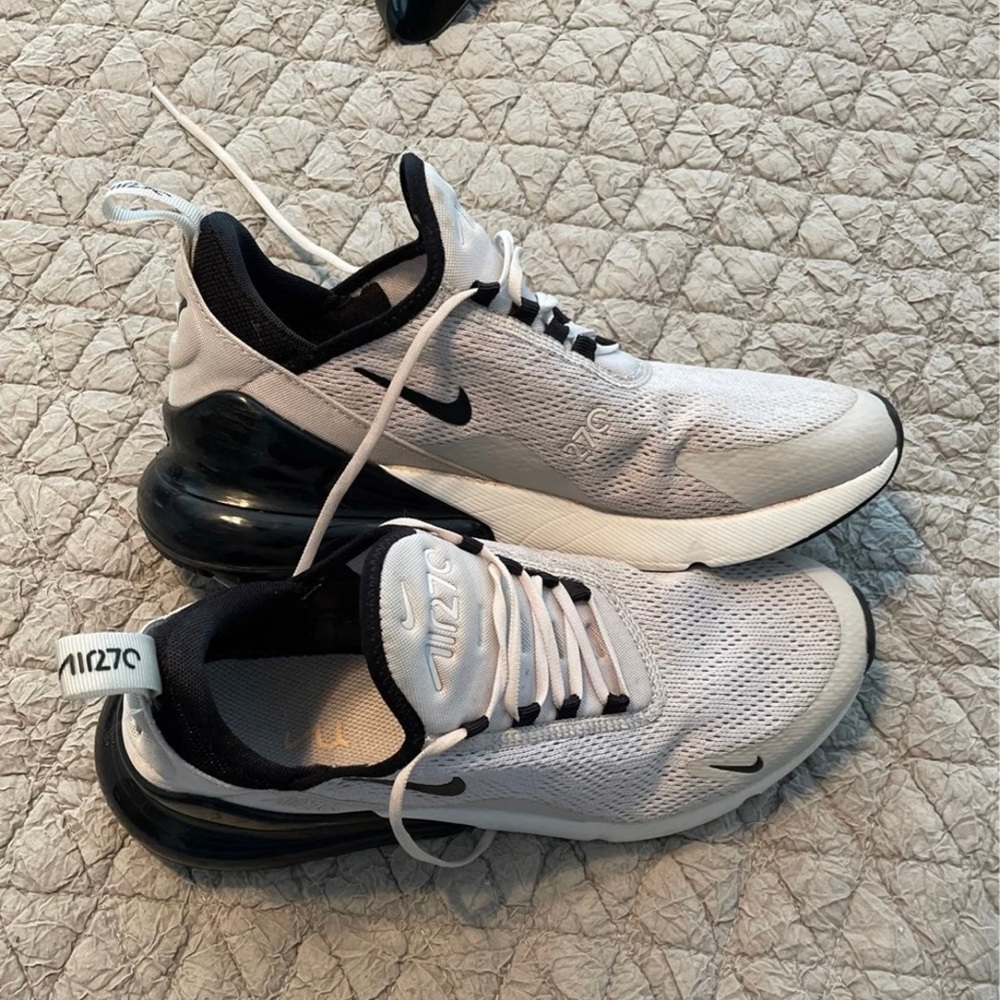 Nike Air Max 270.